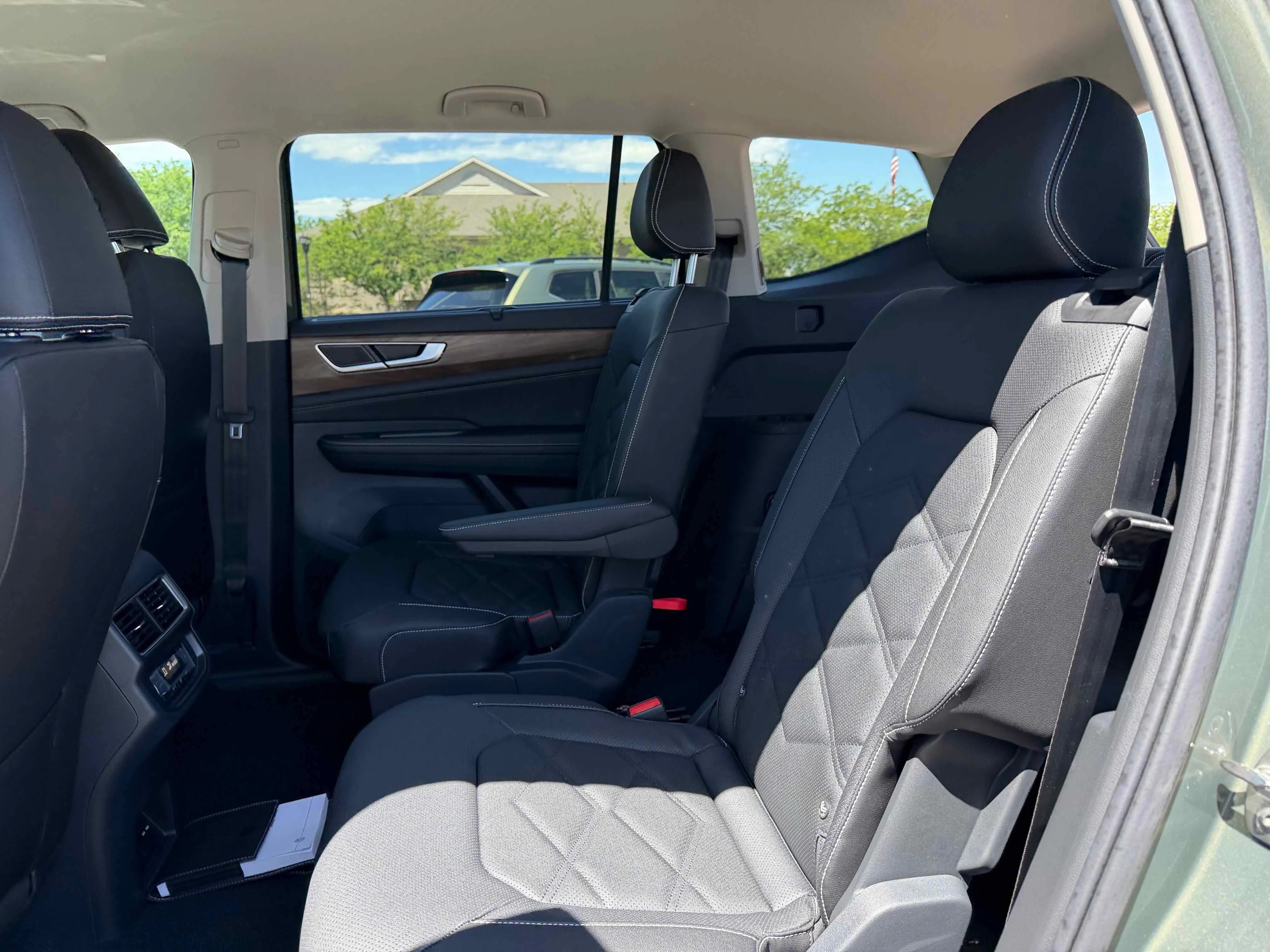 New 2026 Green Volkswagen 2.0T SE w/Technology image 26