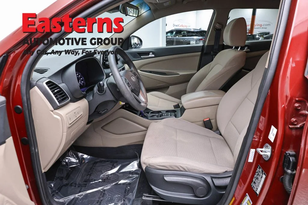 Used 2020 Red Hyundai SE image 13