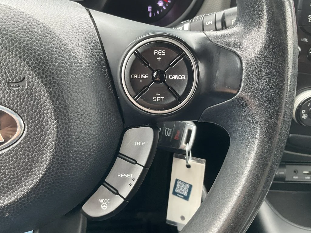 Used 2016 Black Kia Base image 22