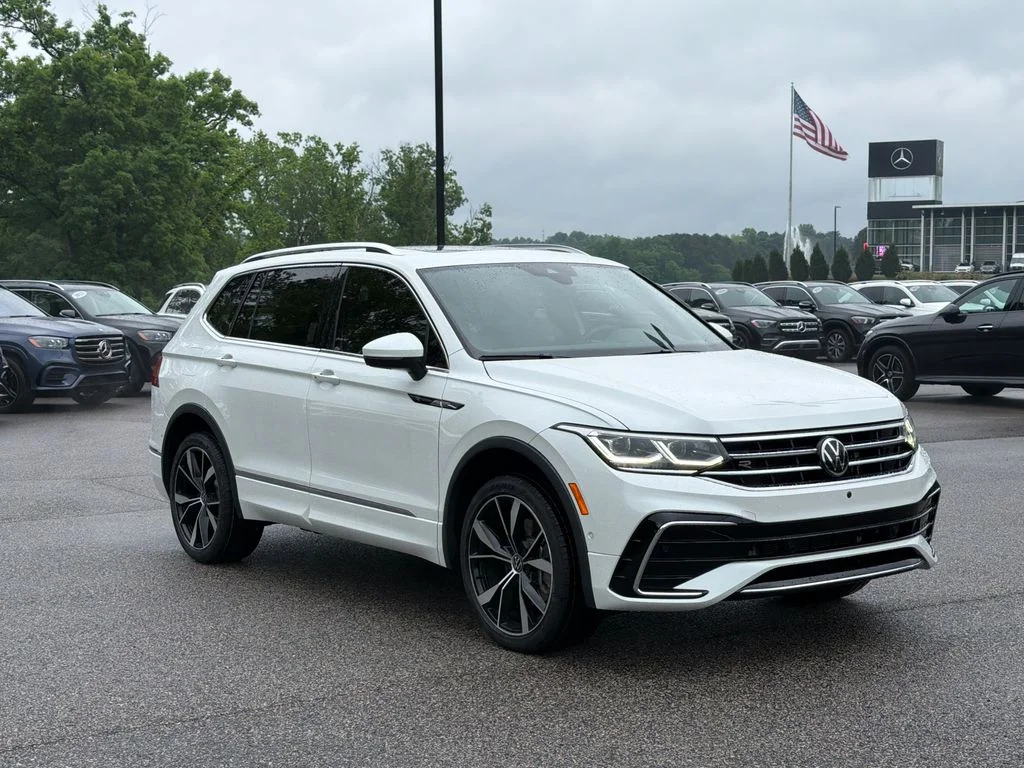 2022 Volkswagen Tiguan 2.0T SEL R-Line 4Motion's photo