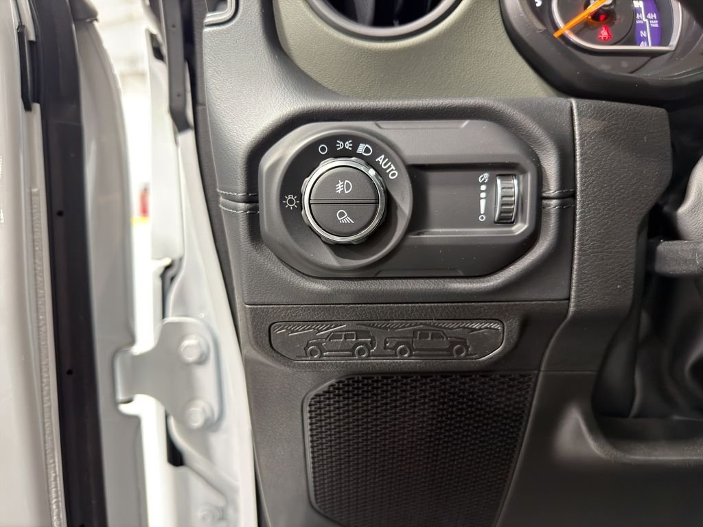 Used 2024 Bright White Clearcoat Jeep Mojave X image 22
