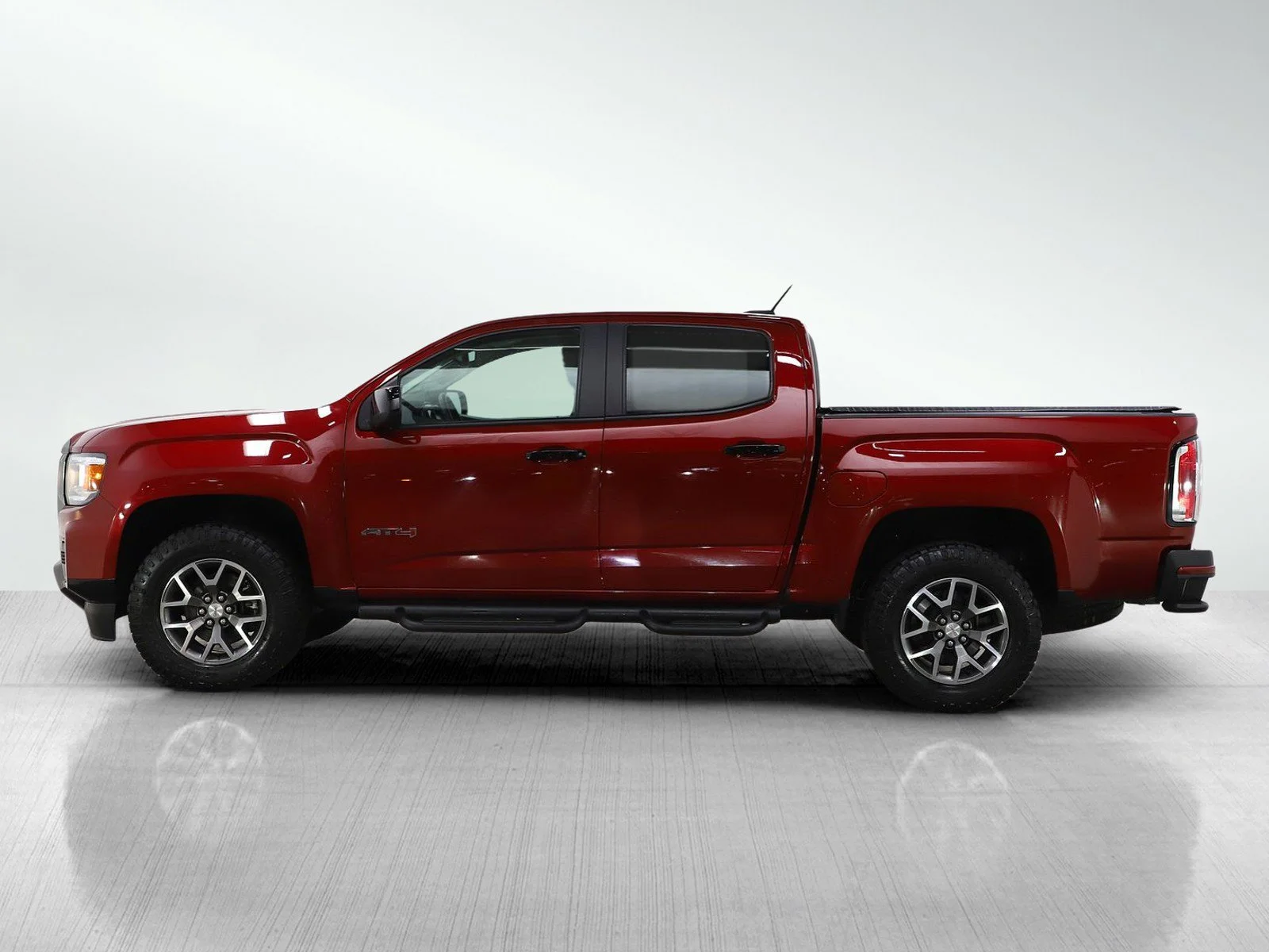Used 2021 GMC Canyon AT4 with VIN 1GTG6FEN3M1113932 for sale in Minneapolis, Minnesota