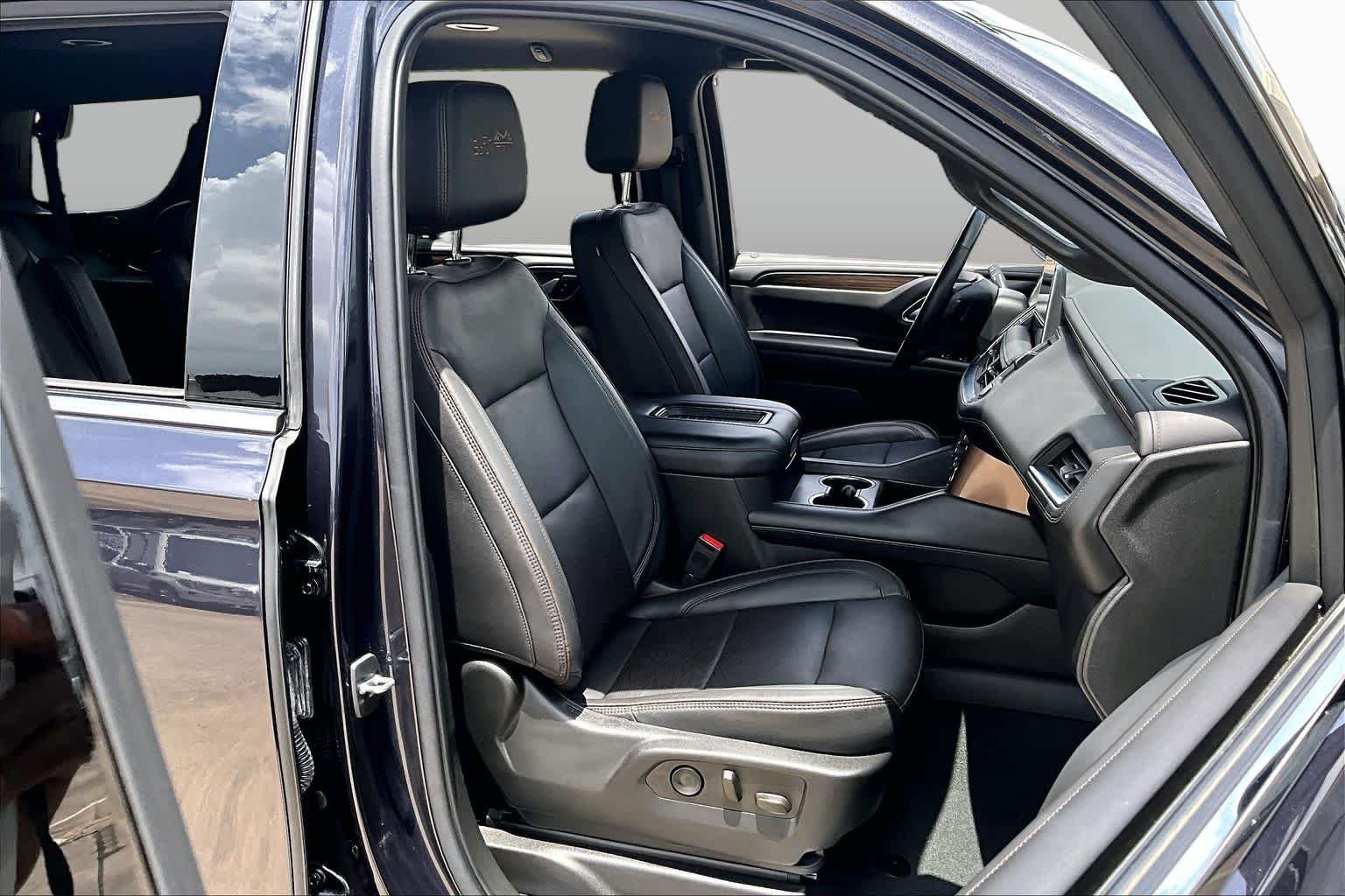 Used 2022 Dark Ash Metallic Chevrolet High Country image 17