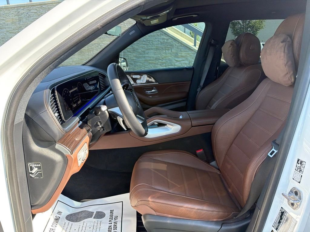 Used 2025  Mercedes-Benz GLS 450 image 10