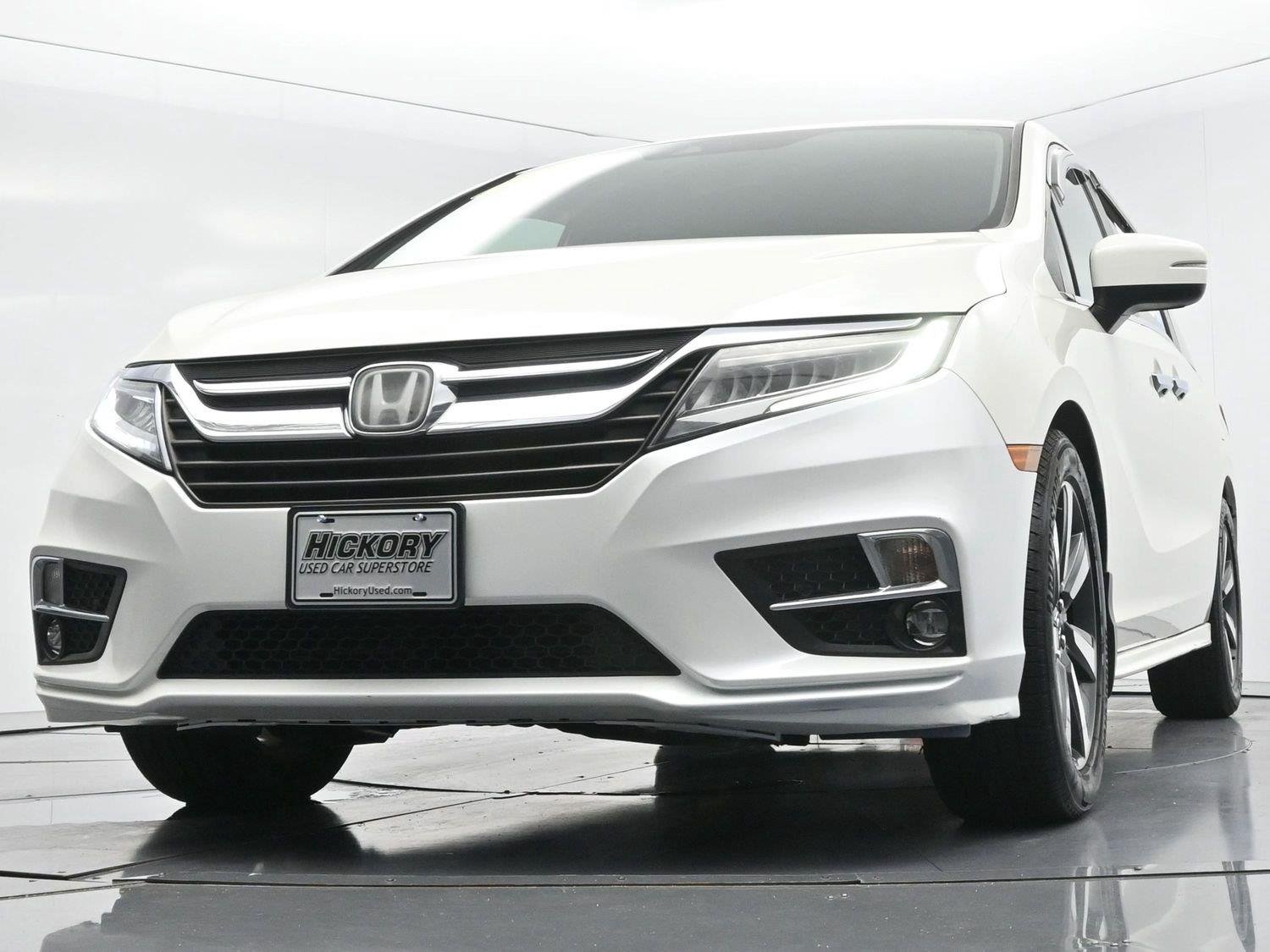 Used 2019 White Diamond Pearl Honda Touring image 53