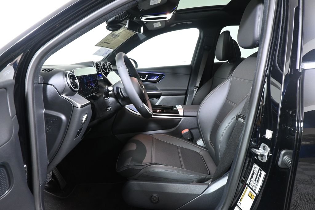 Used 2026 Black Mercedes-Benz GLC 300 image 3