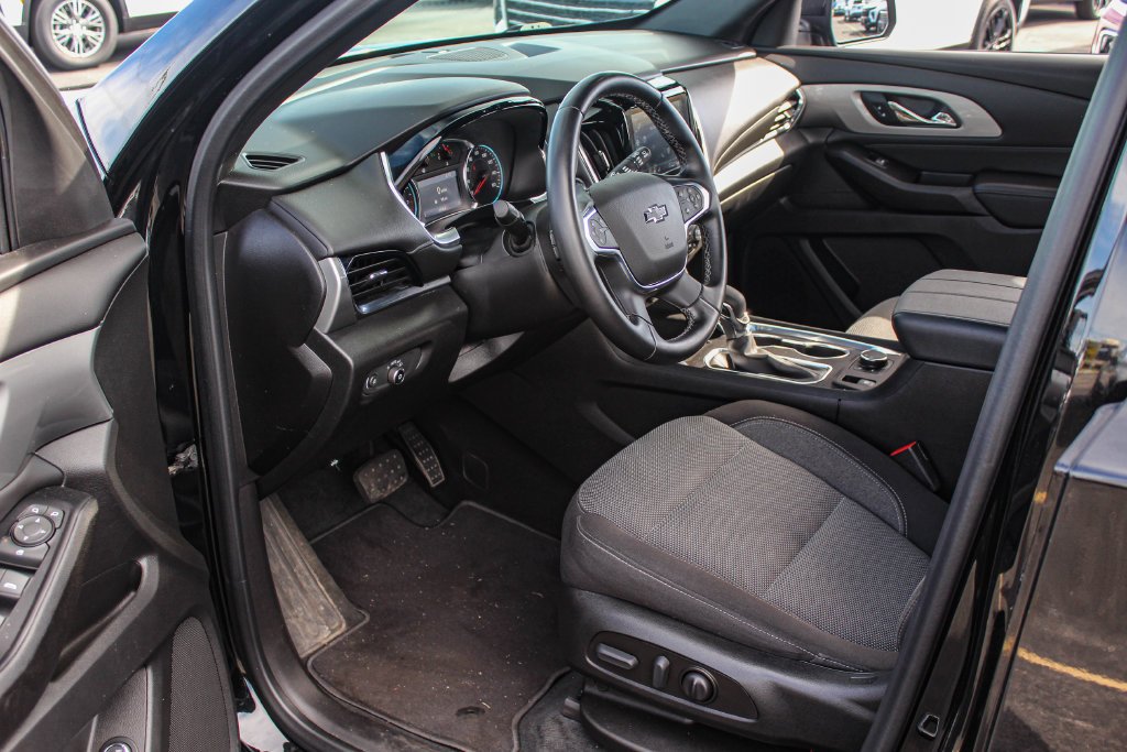 Used 2023 MOSAIC BLACK METALLIC Chevrolet LT Cloth image 11