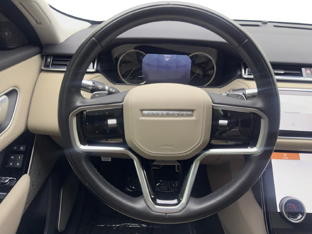 Used 2023 White Land Rover R-Dynamic S image 60