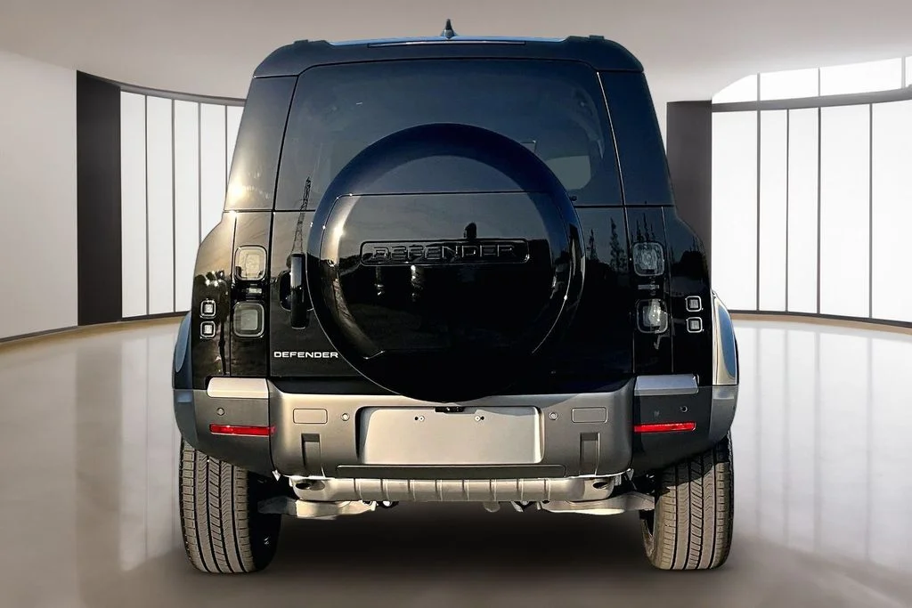 New 2026 Black Land Rover S image 4