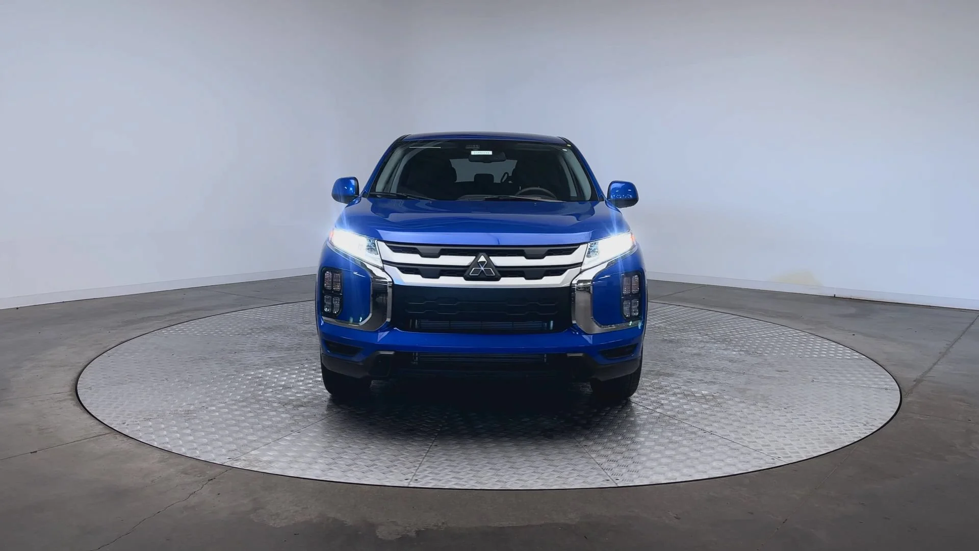 New 2026 Octane Blue Metallic Mitsubishi ES image 3
