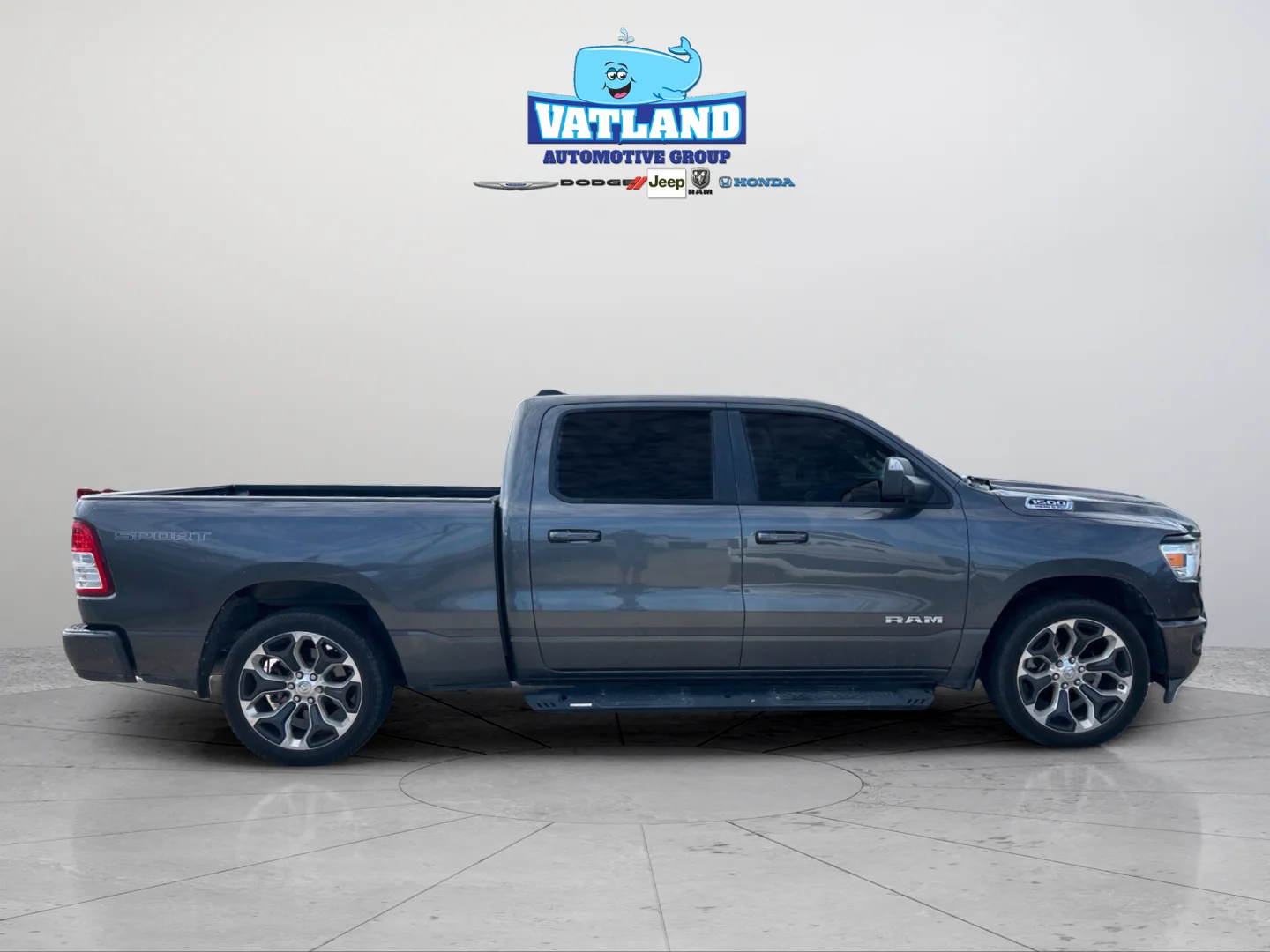 Used 2022 Crystal Metallic Ram Big Horn/Lone Star image 6