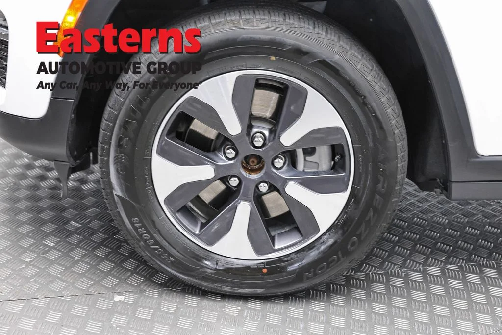 Used 2024 White Jeep 4xe image 35