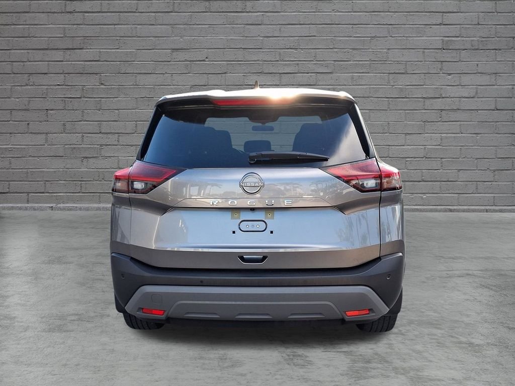 Used 2023 Gray Nissan S image 9