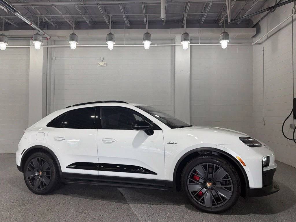 2026 Porsche Macan GTS - Photo 9