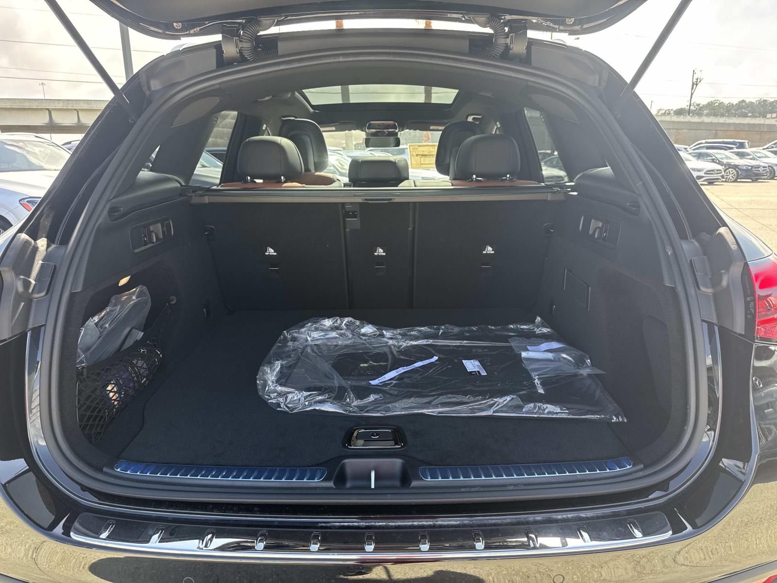 New 2026 Black Mercedes-Benz GLC 300 image 6