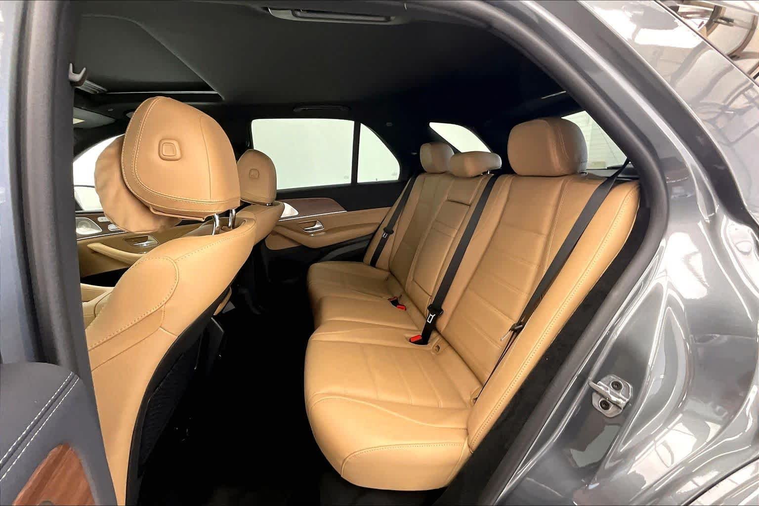 New 2026 Selenite Grey Metallic Mercedes-Benz GLE 580 image 13