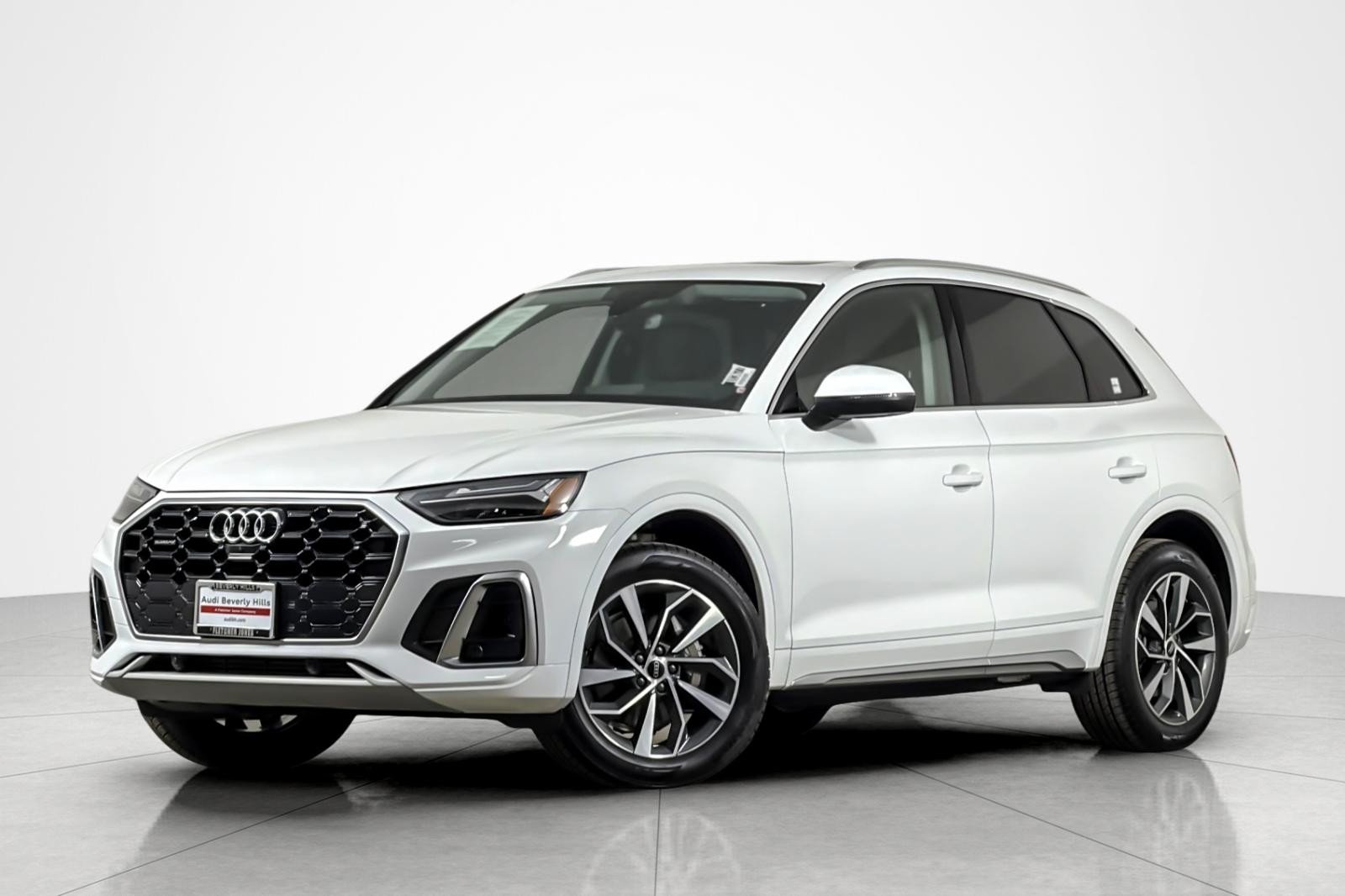 2023 Audi Q5 45 Premium Plus's photo