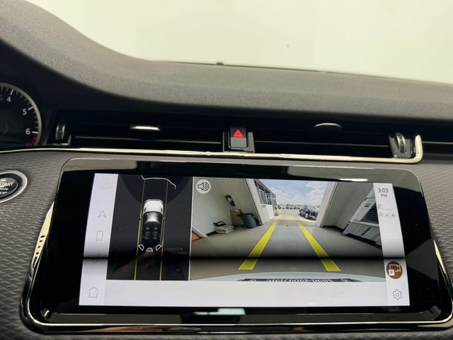 Used 2023 Fuji White Land Rover Dynamic image 28