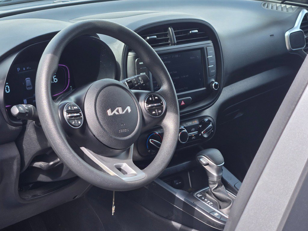 2024 Kia Soul LX - Photo 22