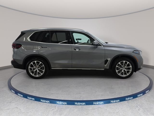 Certified Used 2026 Skyscraper Grey Metallic BMW xDrive40i image 4