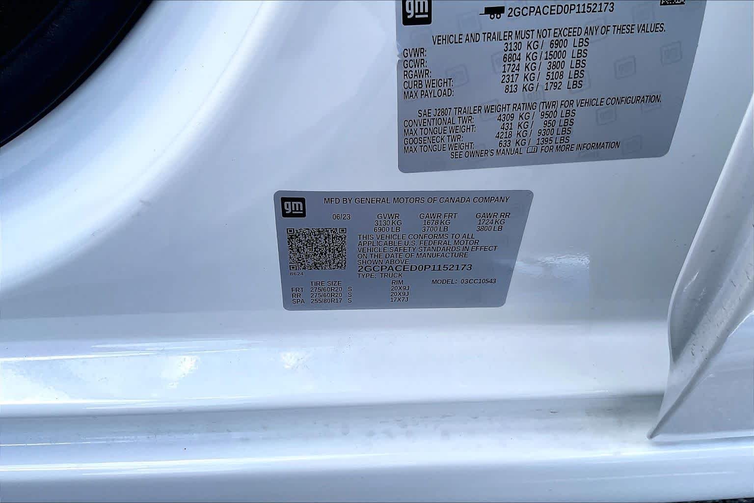 Used 2023 Summit White Chevrolet LT image 34
