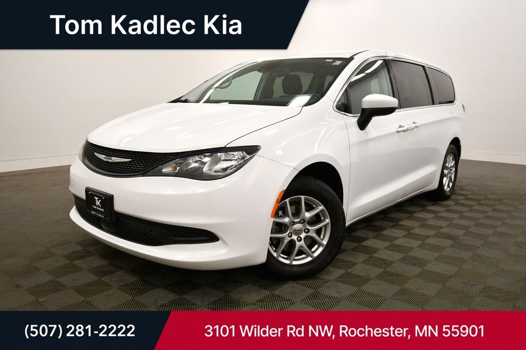 2023 Chrysler Voyager LX