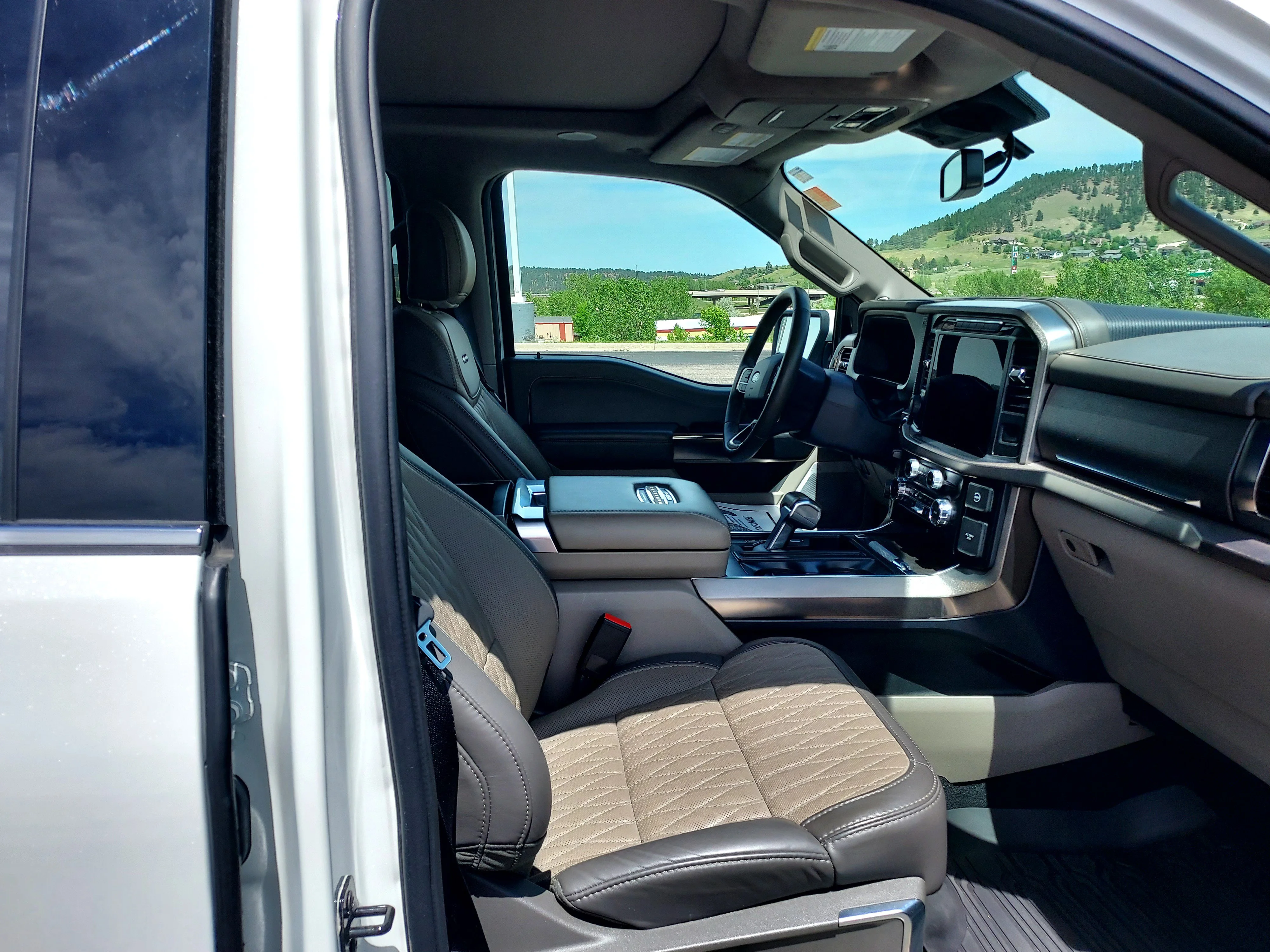 Used 2024 White Ford Platinum image 27