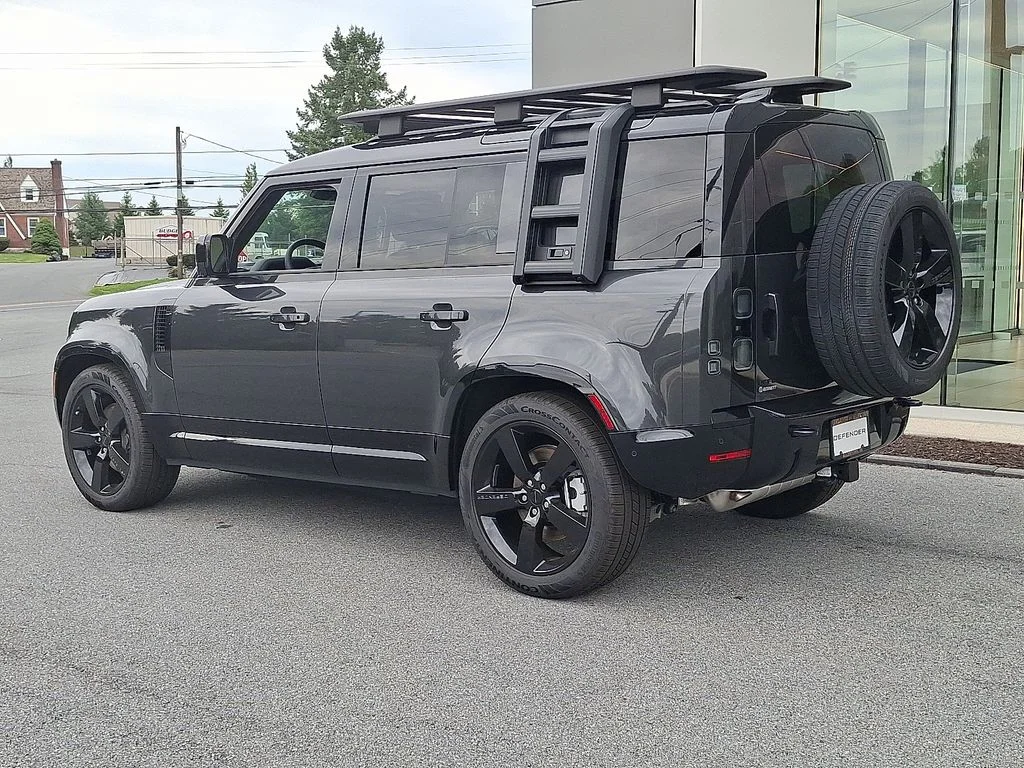 New 2026 Carpathian Grey Land Rover X-Dynamic SE image 4