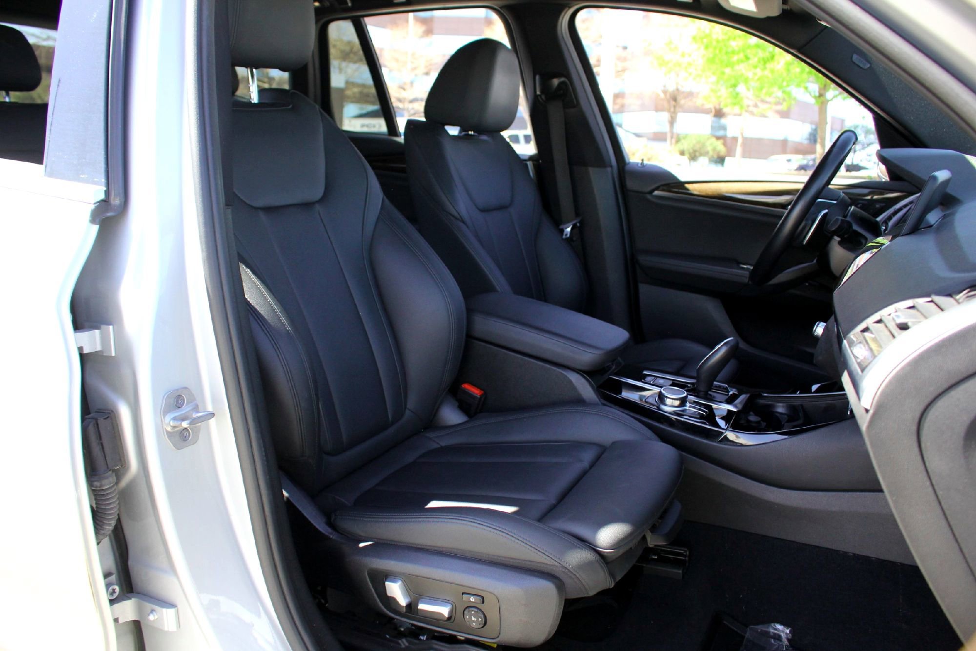 Used 2021 Glacier Silver Metallic BMW sDrive30i image 22