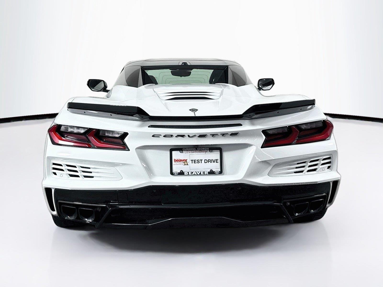 Used 2025 Arctic White Chevrolet 2LZ image 12
