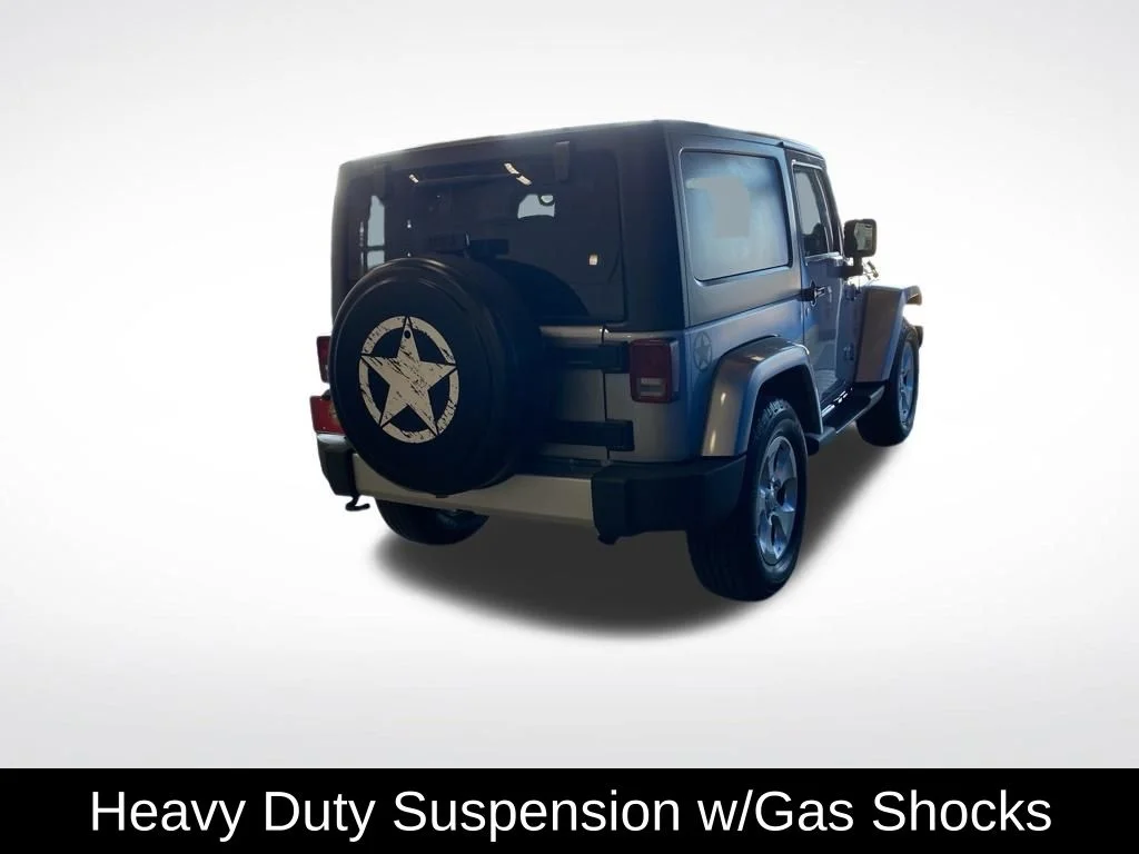 Used 2013 Silver Jeep Sahara image 17