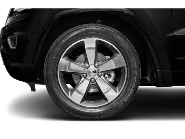 Used 2015 Billet Silver Metallic Clearcoat Jeep Overland image 14