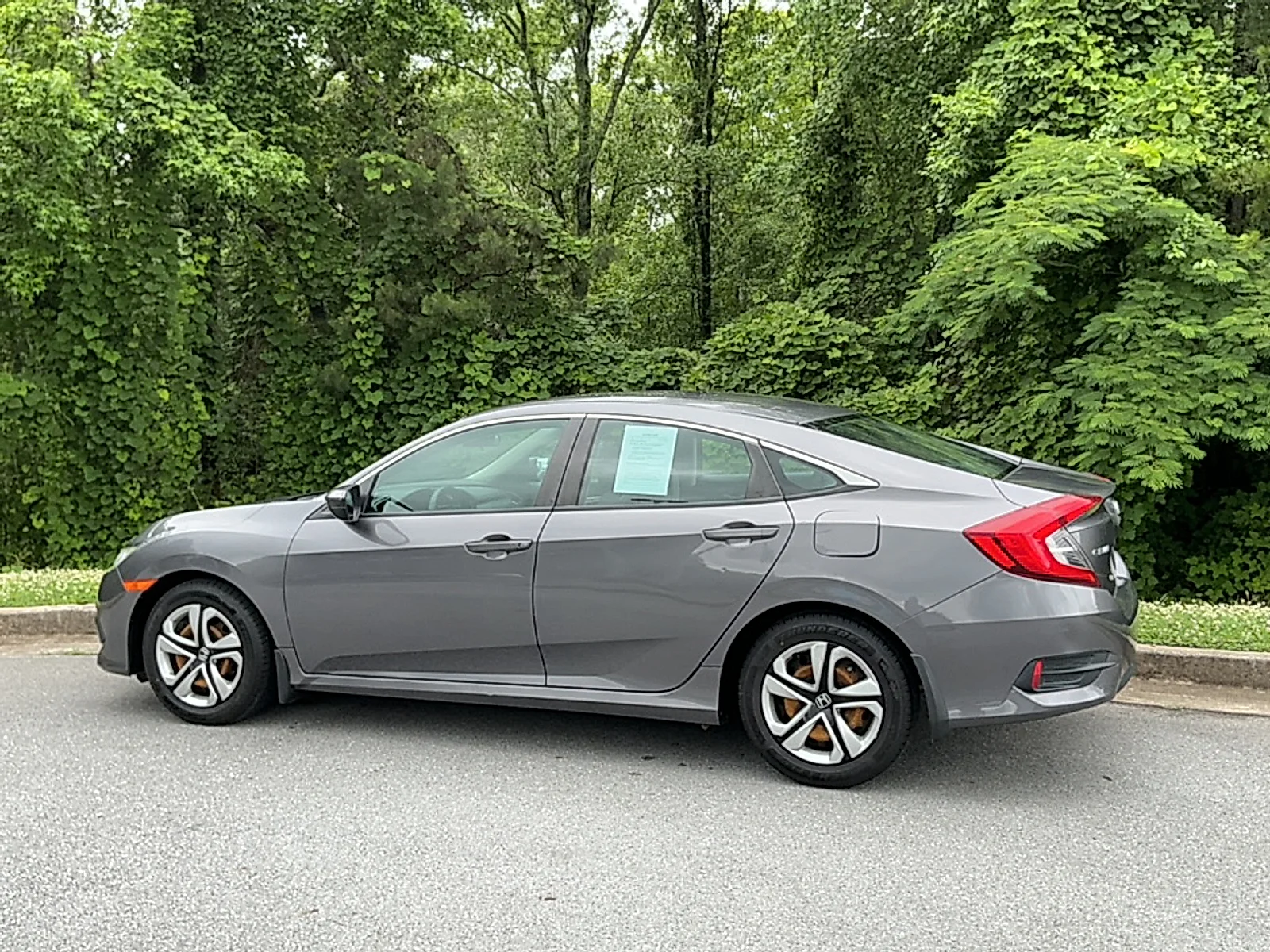 Used 2018  Honda LX image 3