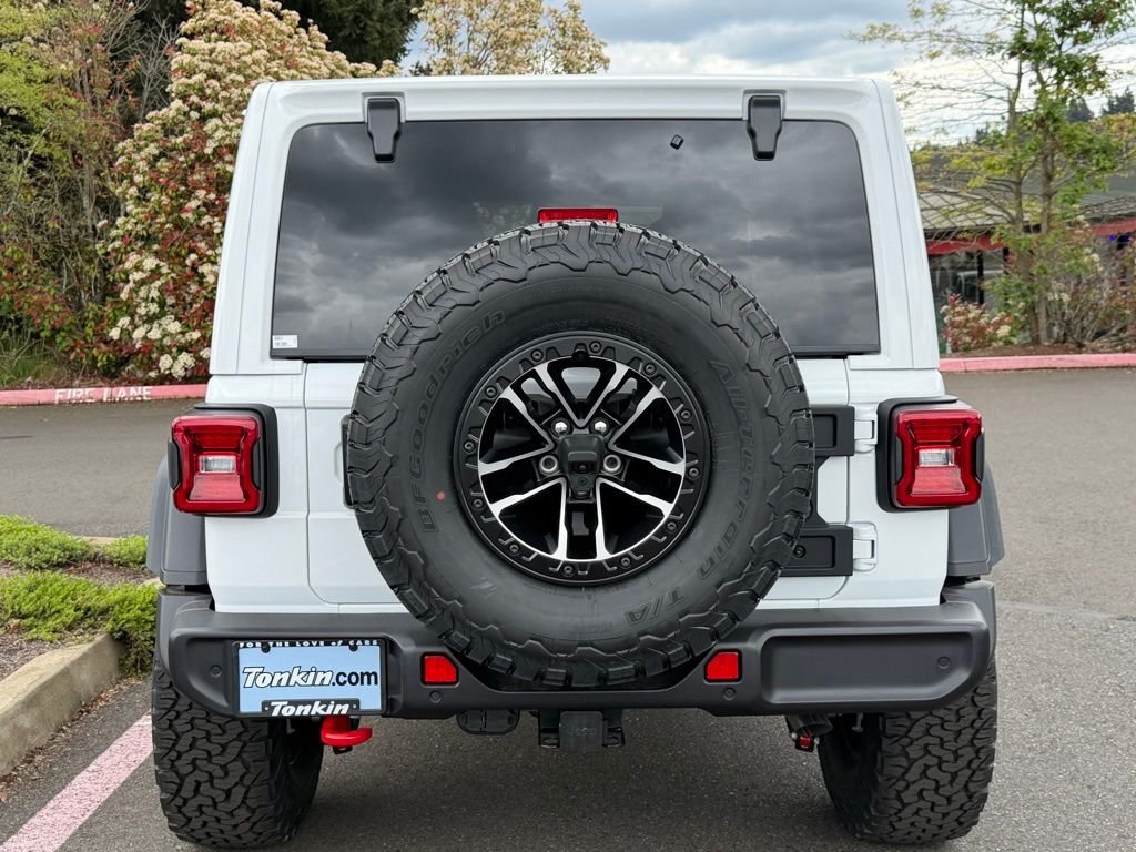 New 2026 Bright White Clear-Coat Exterior Paint Jeep Rubicon image 6