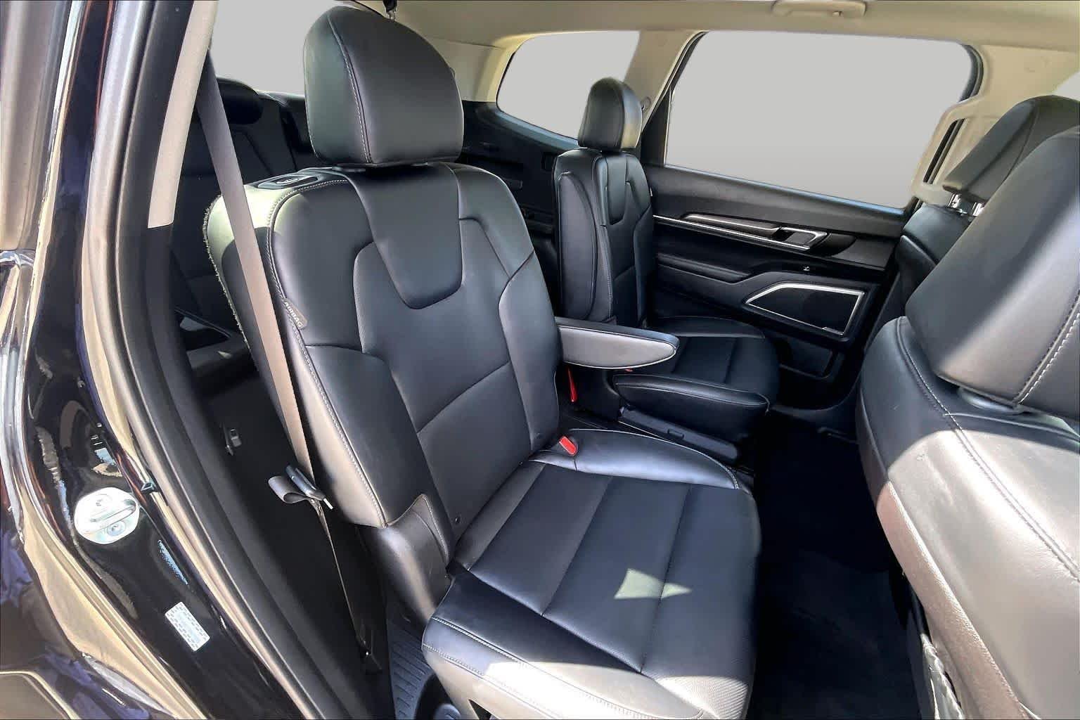 Used 2025 Ebony Black Kia S image 19