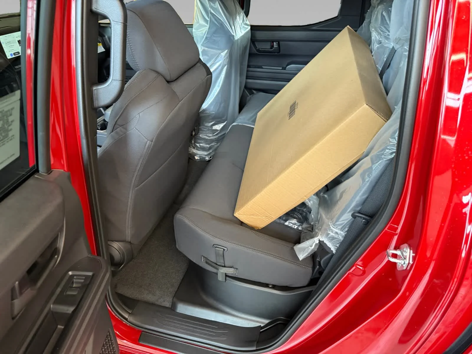 2026 Toyota Tacoma SR5 - Photo 22