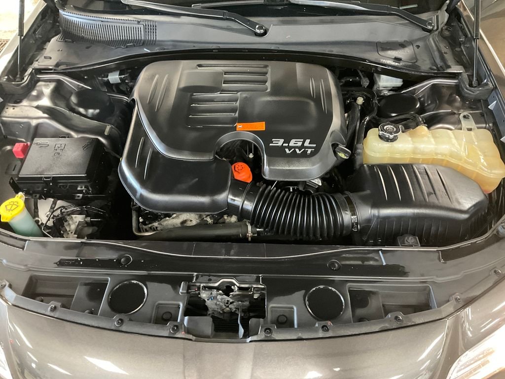 Used 2017 Gray Chrysler Limited image 10