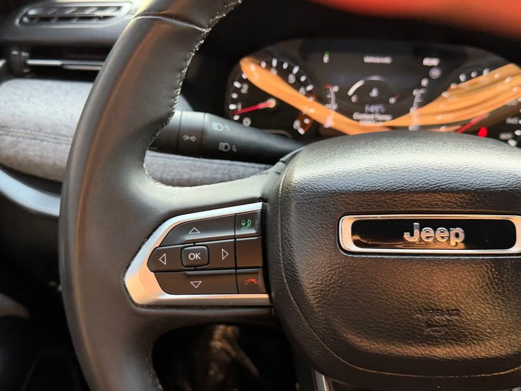 Used 2024 Gray Jeep Latitude image 17