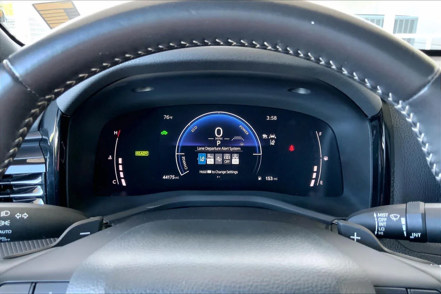 2025 Toyota Camry SE - Photo 26
