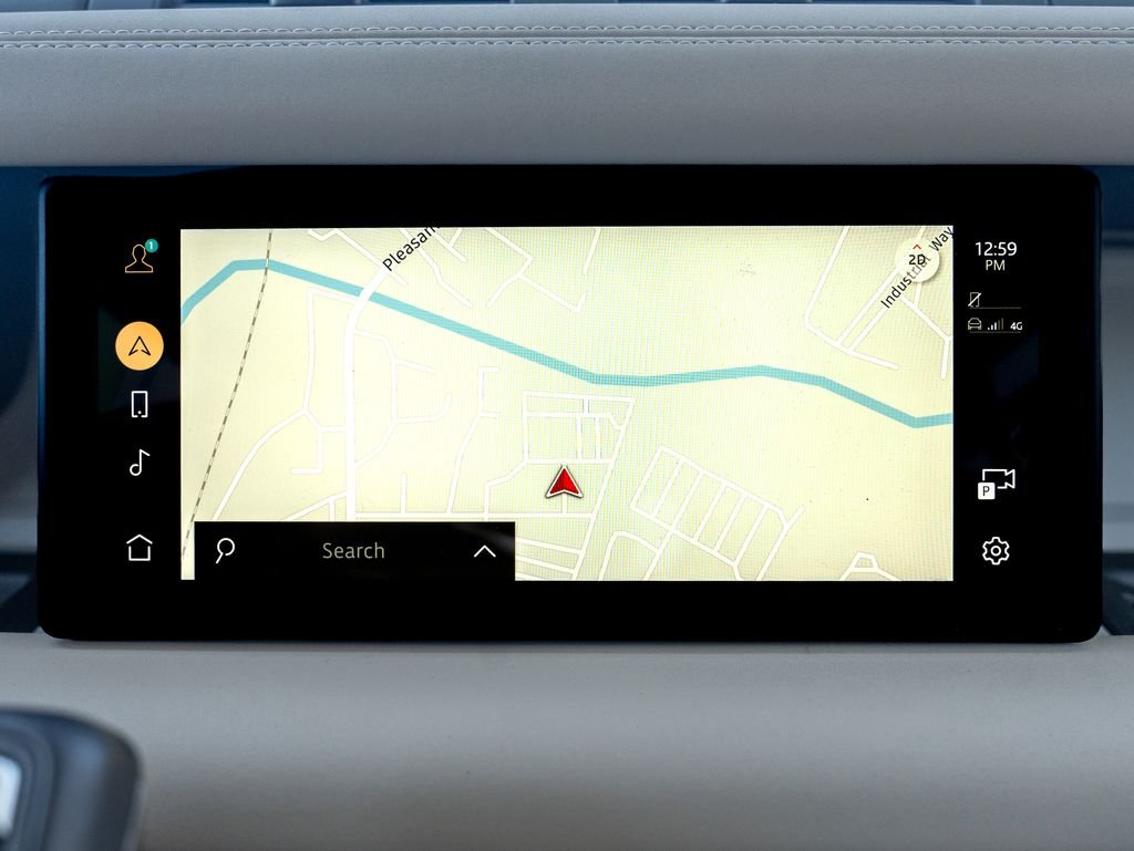 Used 2024 Green Land Rover X-Dynamic SE image 29