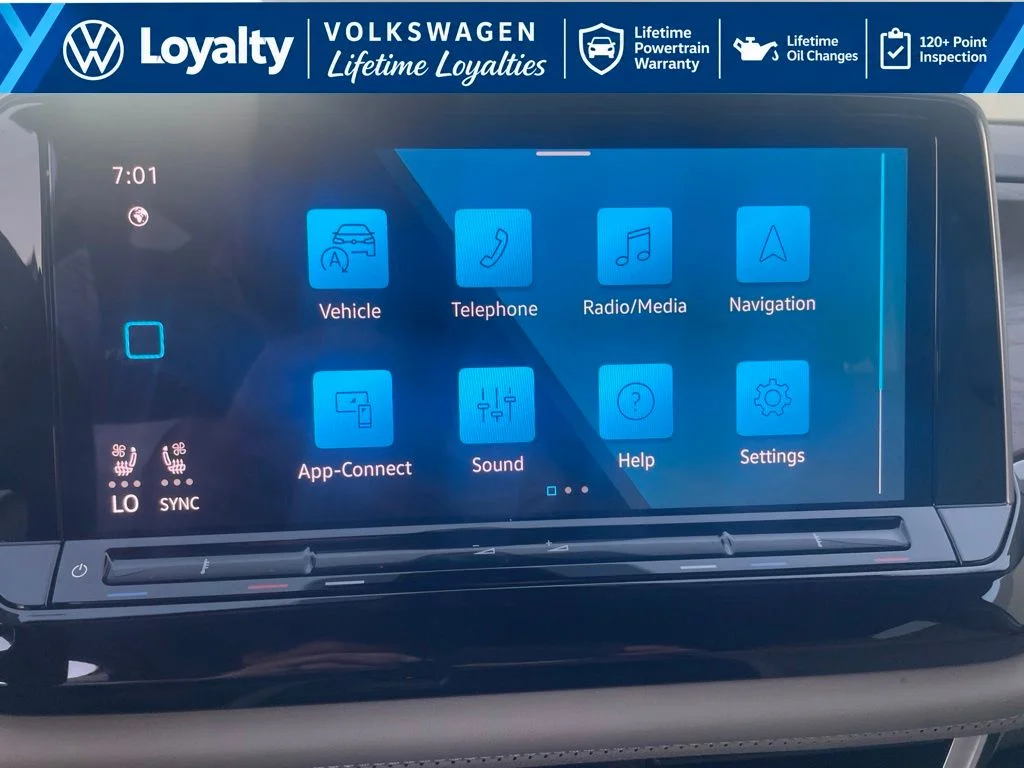 Used 2026 White/off-white Volkswagen SE image 26