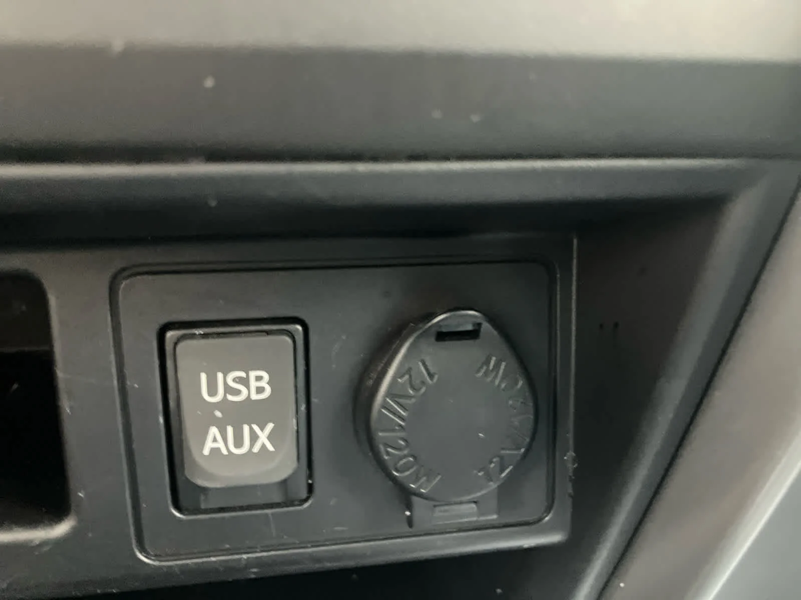 Used 2017 Super White Toyota SR5 Premium image 27