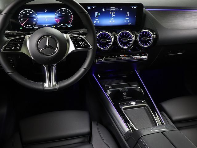 New 2026 Polar White Mercedes-Benz GLA 250 image 15