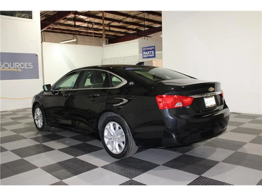 Used 2019 Mosaic Black Metallic Chevrolet LT image 6