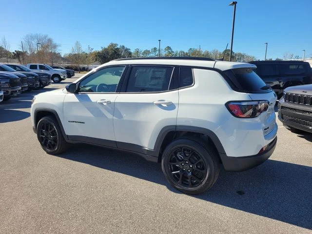New 2026 Bright White Clearcoat Jeep Latitude image 10