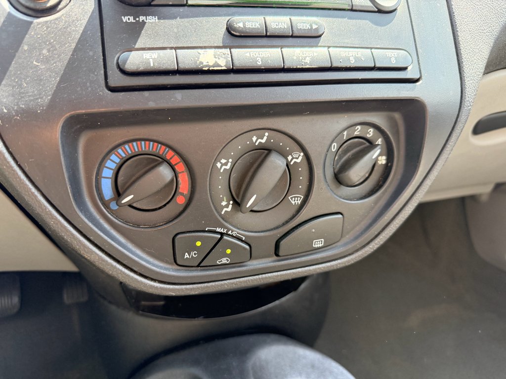 Used 2006 Infra-Red Clearcoat Ford SE image 26