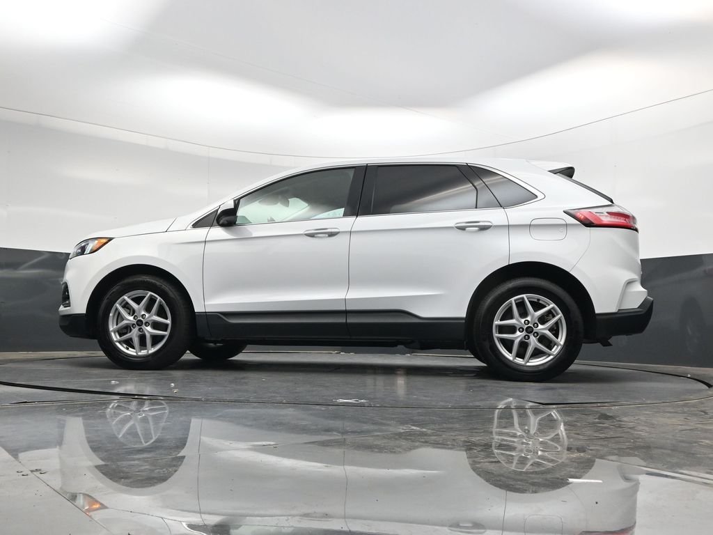 Used 2024 White Ford SEL image 45
