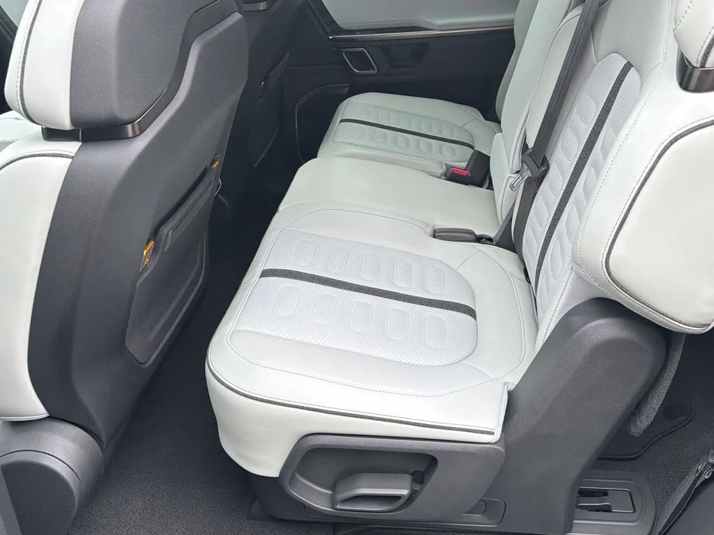 Used 2024 Grey Rivian Adventure image 12