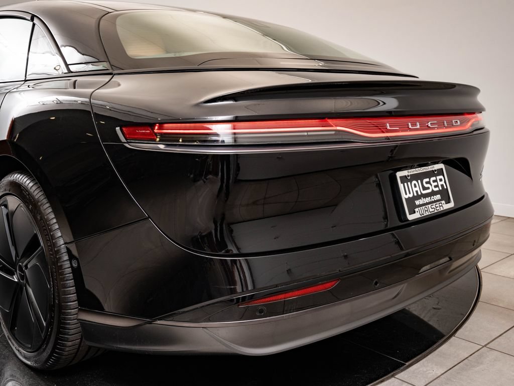 Used 2024 Black Lucid Touring image 17