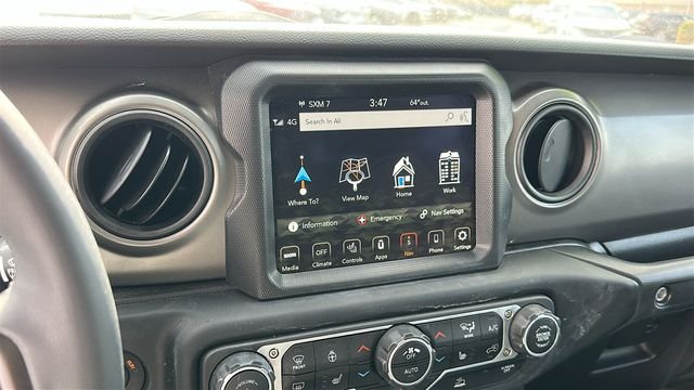 Used 2023 White Jeep Sport S image 18